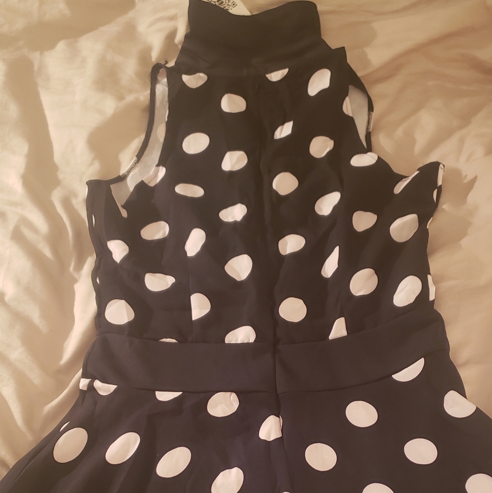 Dress - Picture 4 of 4